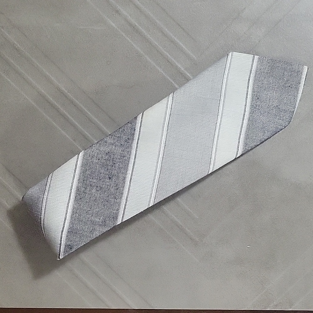 Men's Essex Row Gray & White Tie